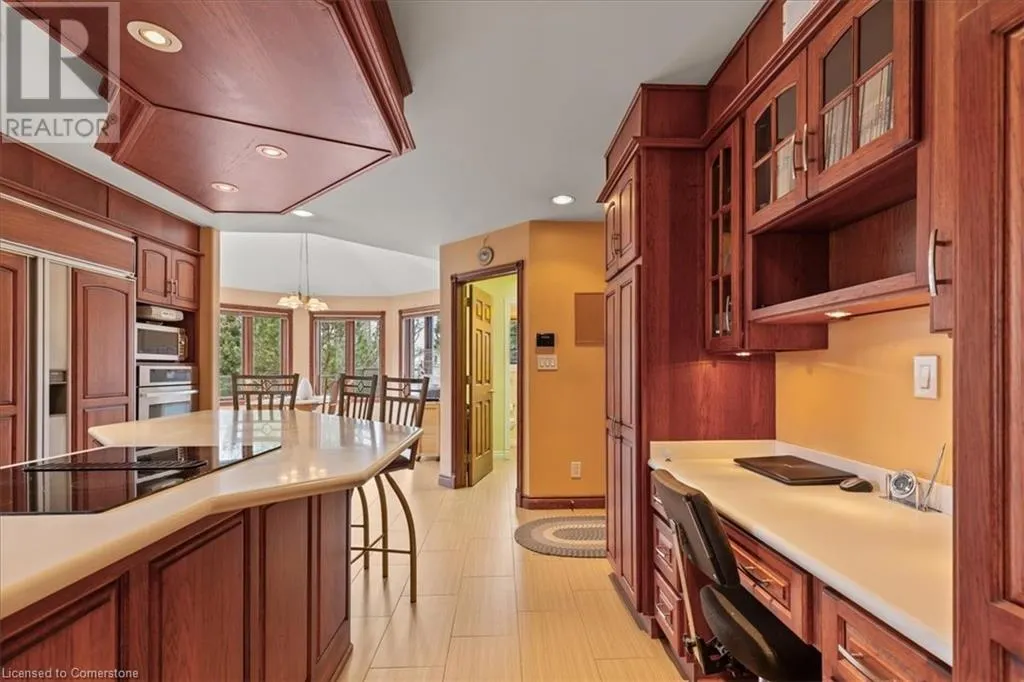 2 HICKORY Hollow