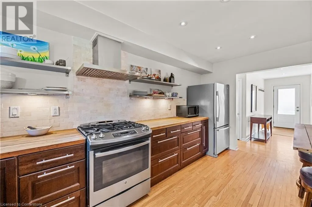 375 CLARENDON Drive