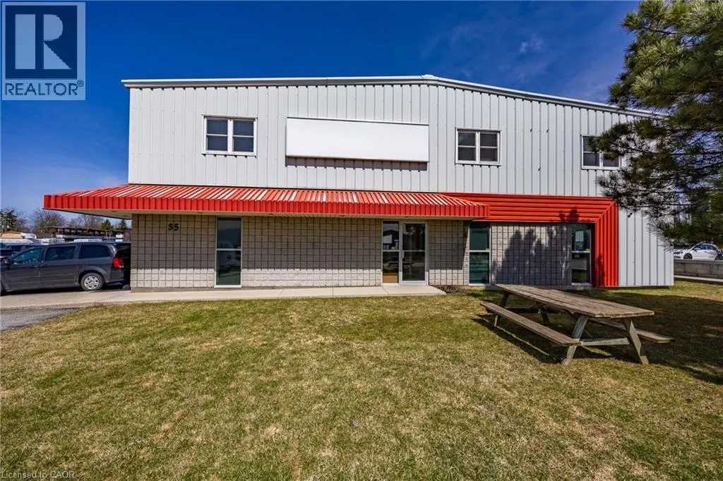 35 SAMNAH Crescent