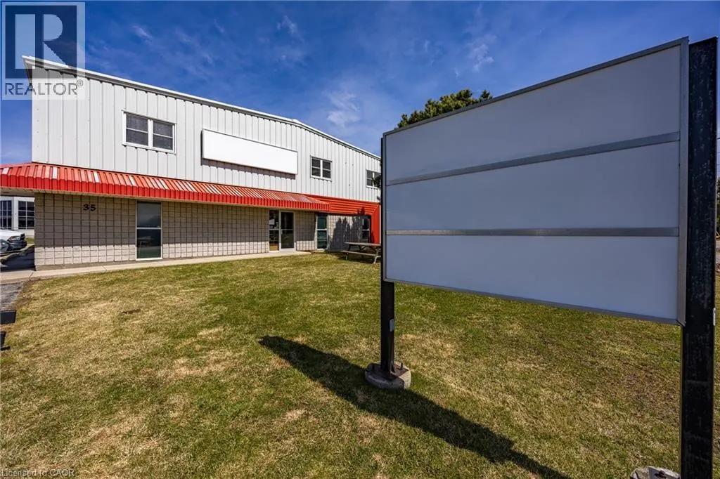35 SAMNAH Crescent