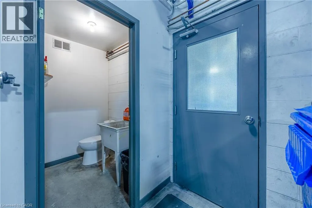 35 SAMNAH Crescent