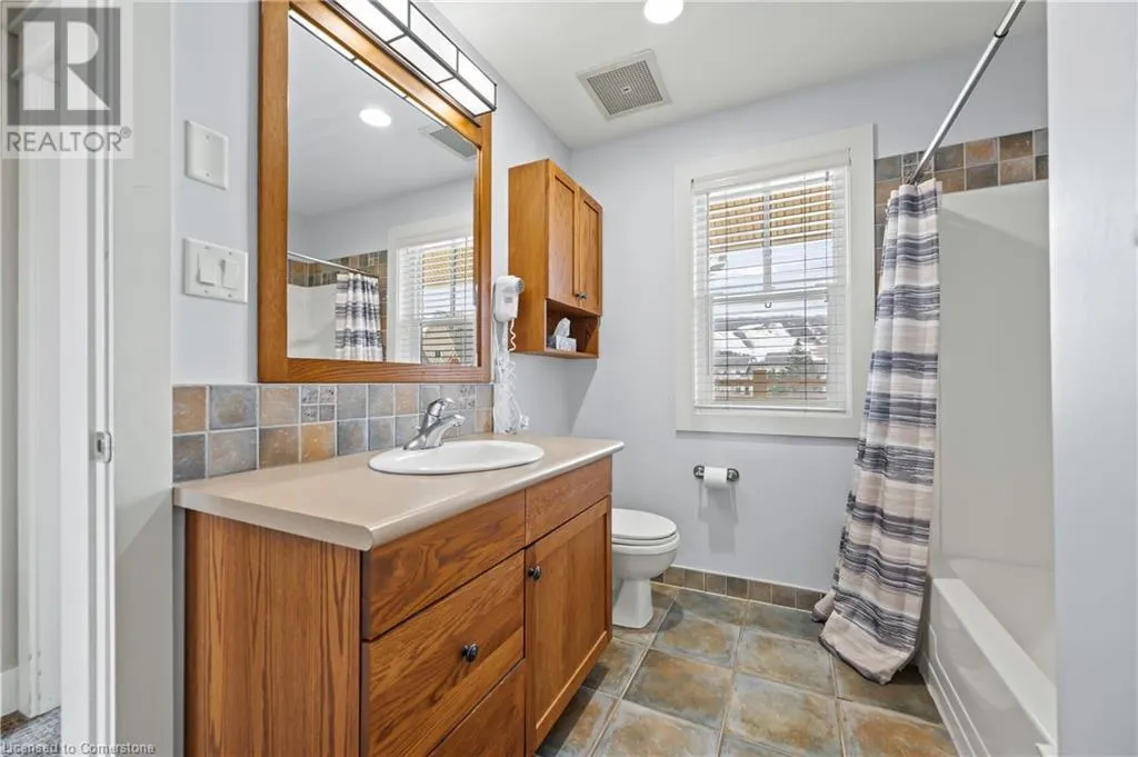 125 FAIRWAY Court Unit# 228, #228