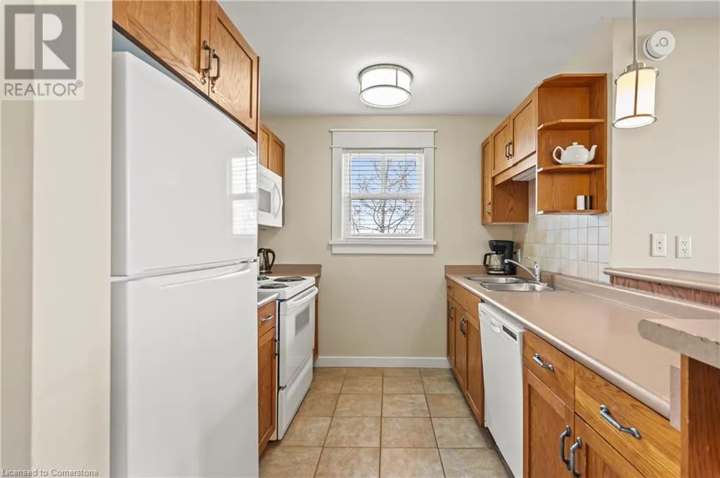 125 FAIRWAY Court Unit# 228, #228