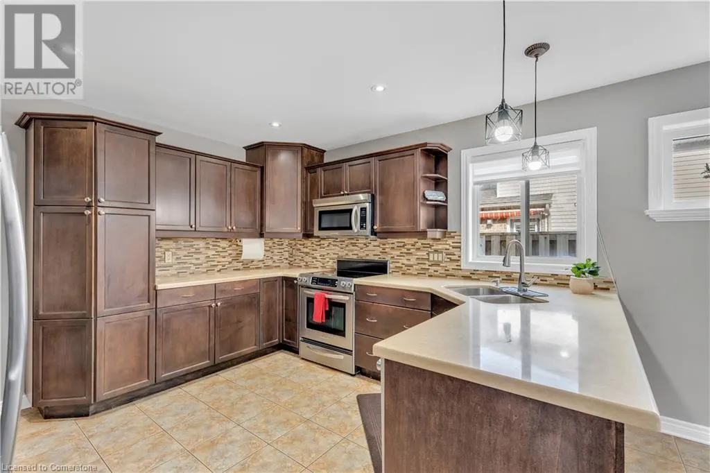 18 BRIARWOOD Drive