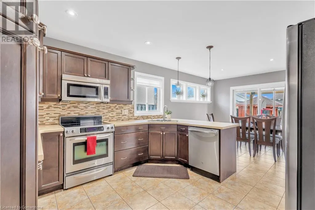 18 BRIARWOOD Drive