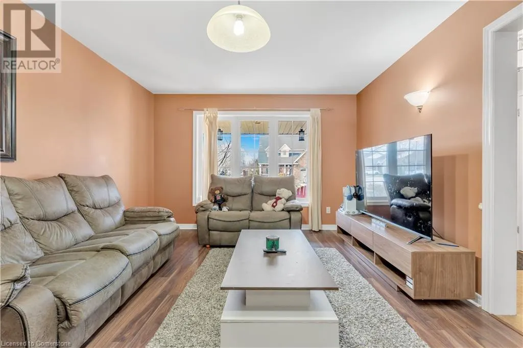 18 BRIARWOOD Drive