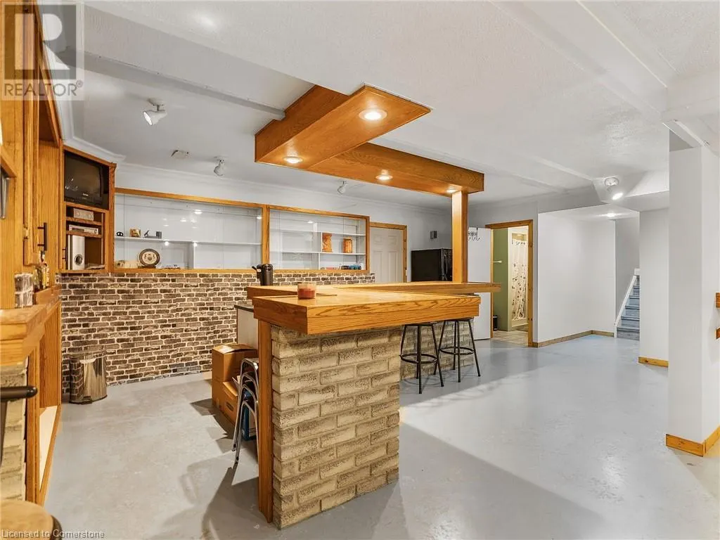 1306 ST JOHNS Road W