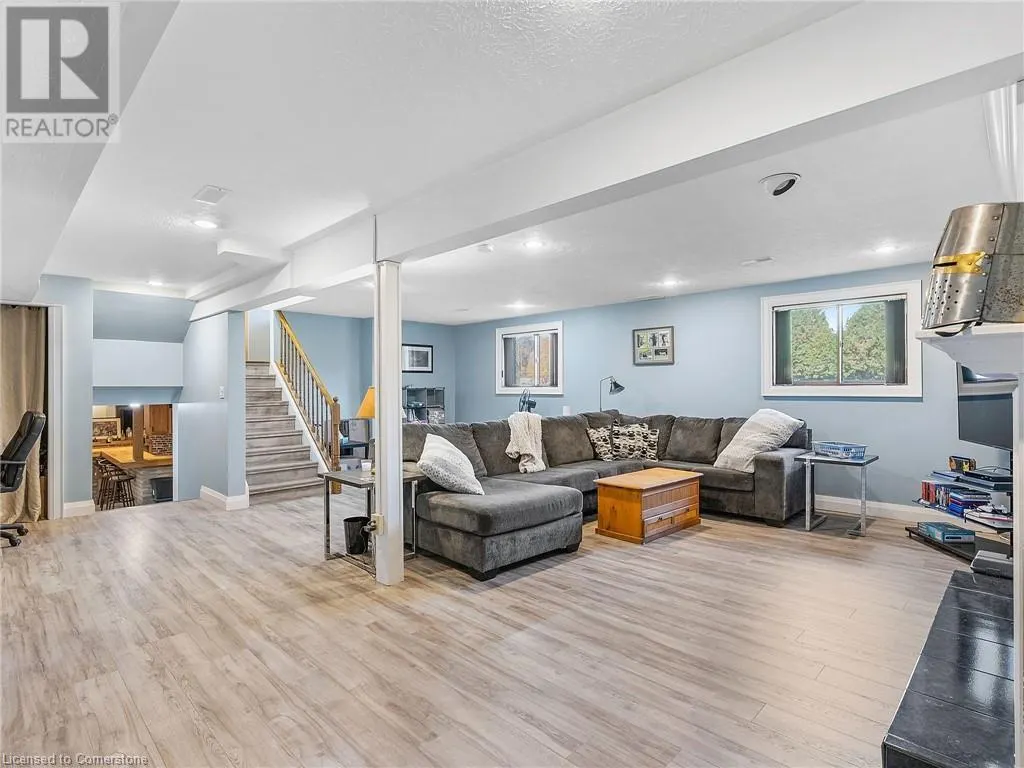 1306 ST JOHNS Road W