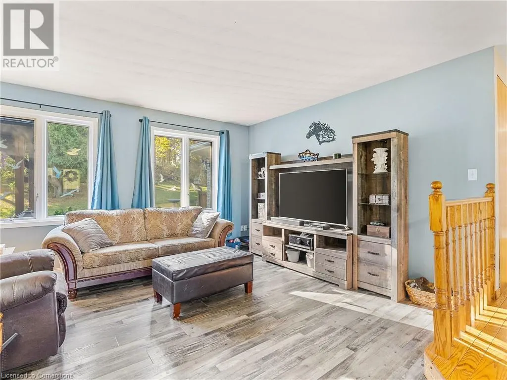 1306 ST JOHNS Road W