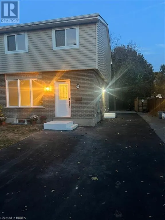 54 DEBBY Crescent