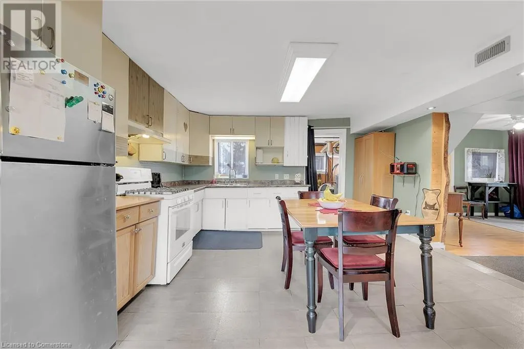 2374 ST ANNS Road
