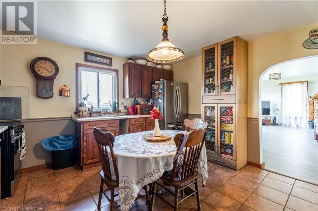 1716 SUNSET Drive