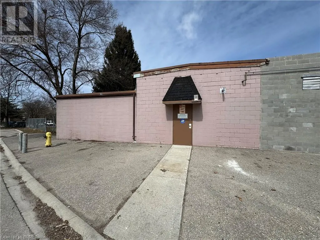 197 ERIE Avenue Unit# Rear #1, #Rear #1