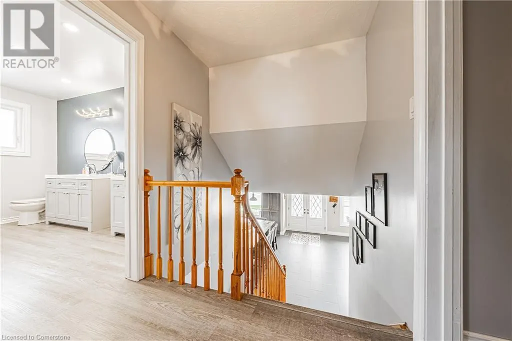 95 ELLINGTON Avenue