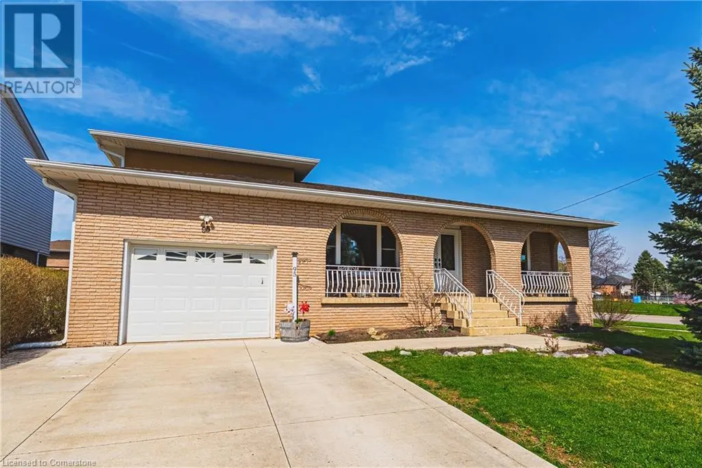 95 ELLINGTON Avenue