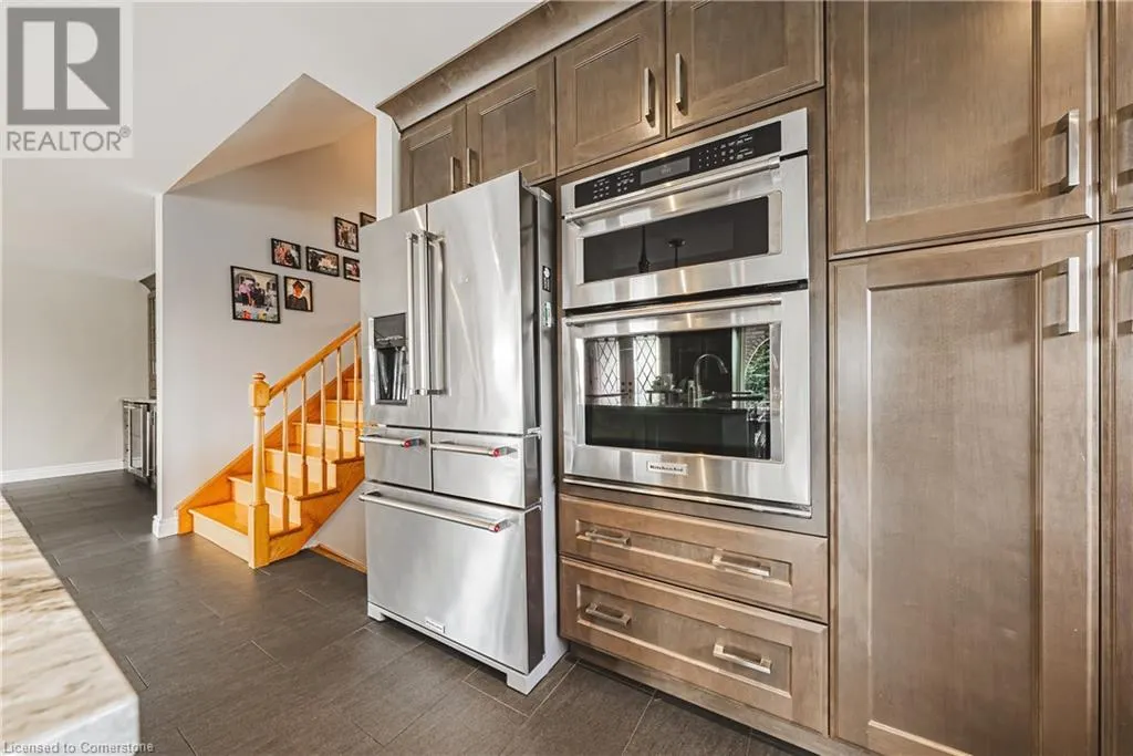 95 ELLINGTON Avenue
