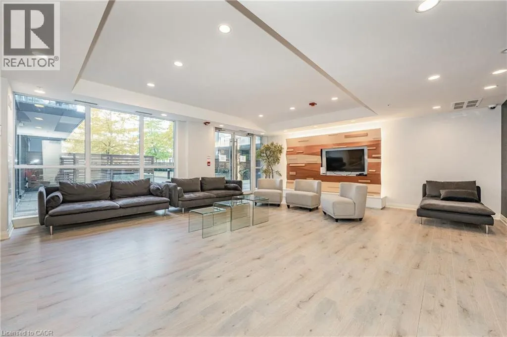 15 JAMES FINLAY Way Unit# 917, #917