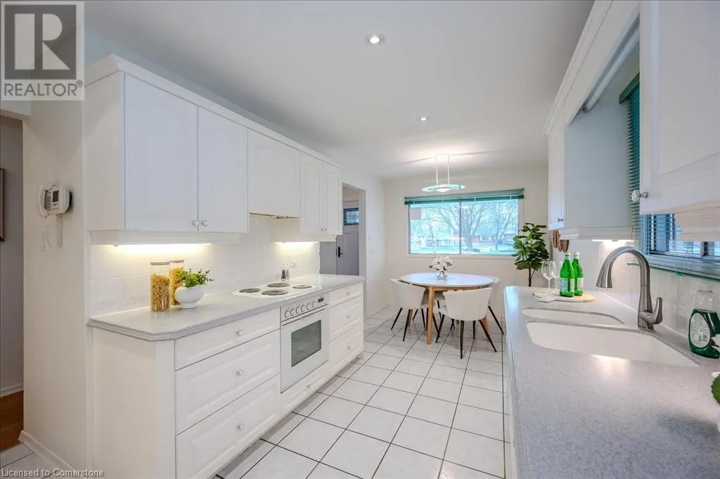 46 GILMOUR Crescent