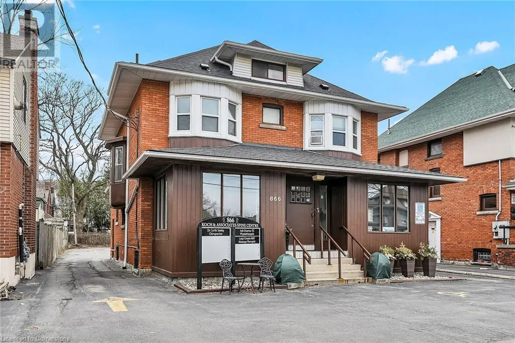 866 MAIN Street E