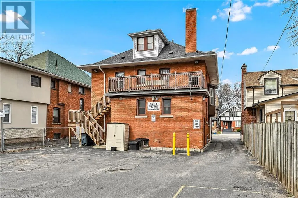 866 MAIN Street E