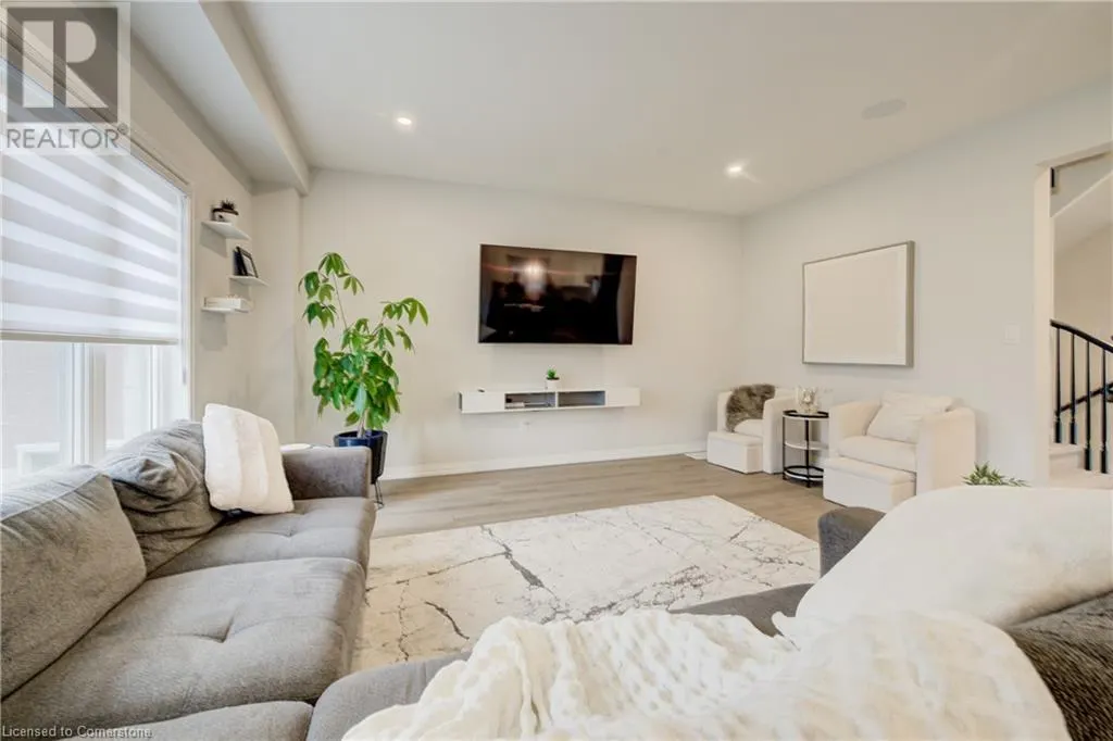 36 ALICIA CRESCENT