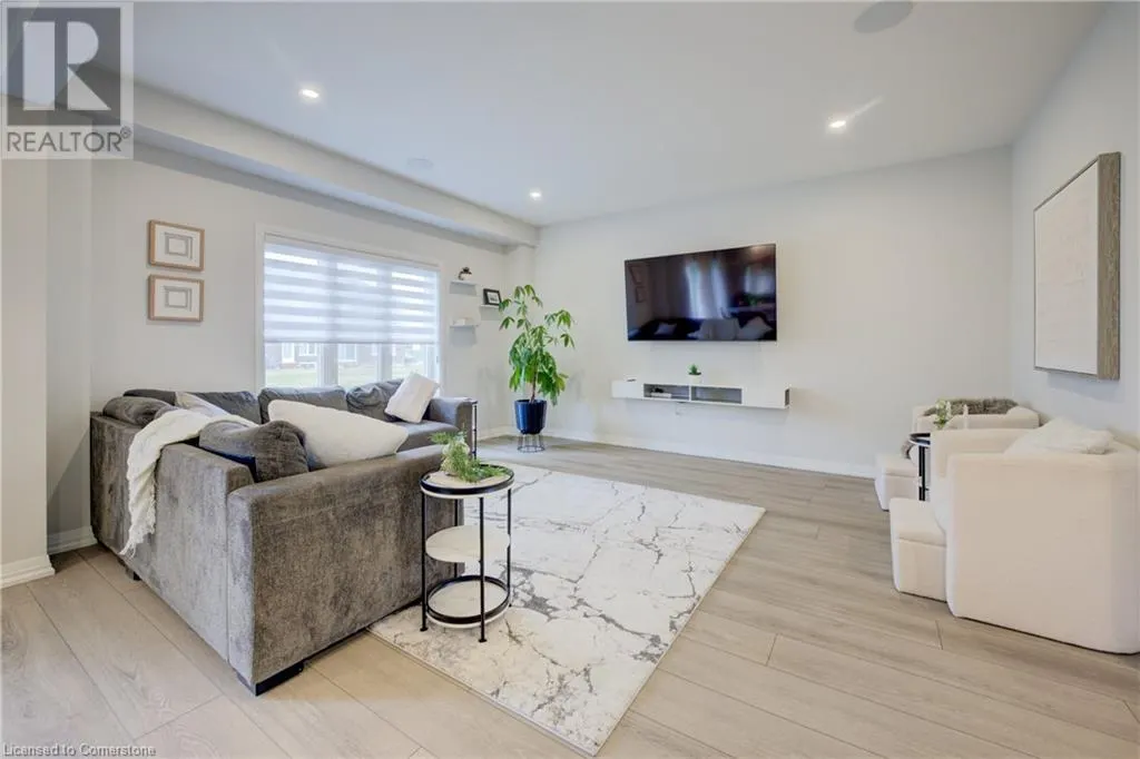 36 ALICIA CRESCENT