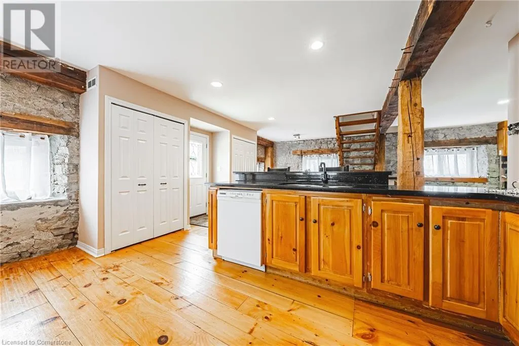 110 FREELTON Road