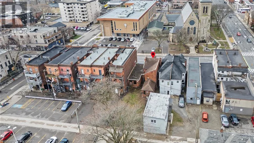 433 KING Street E