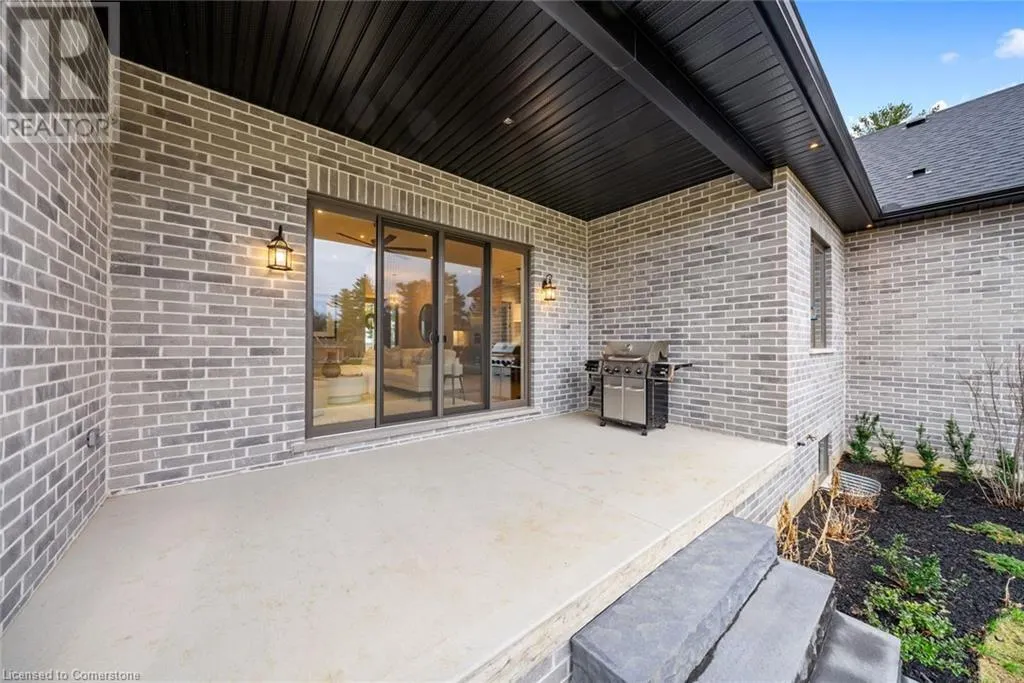3 CLOVER Lane