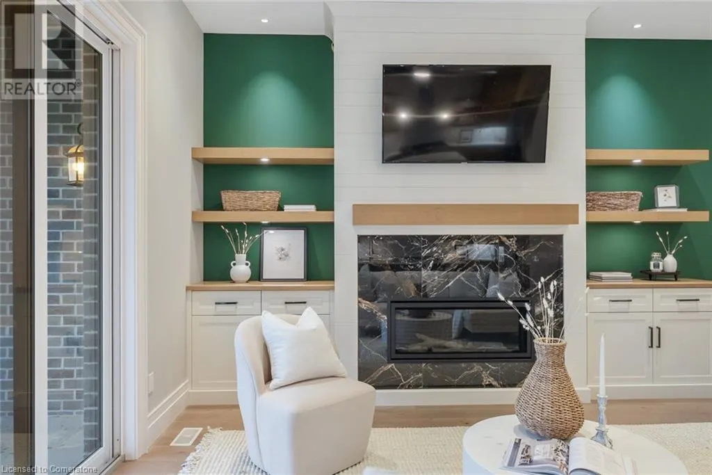 3 CLOVER Lane