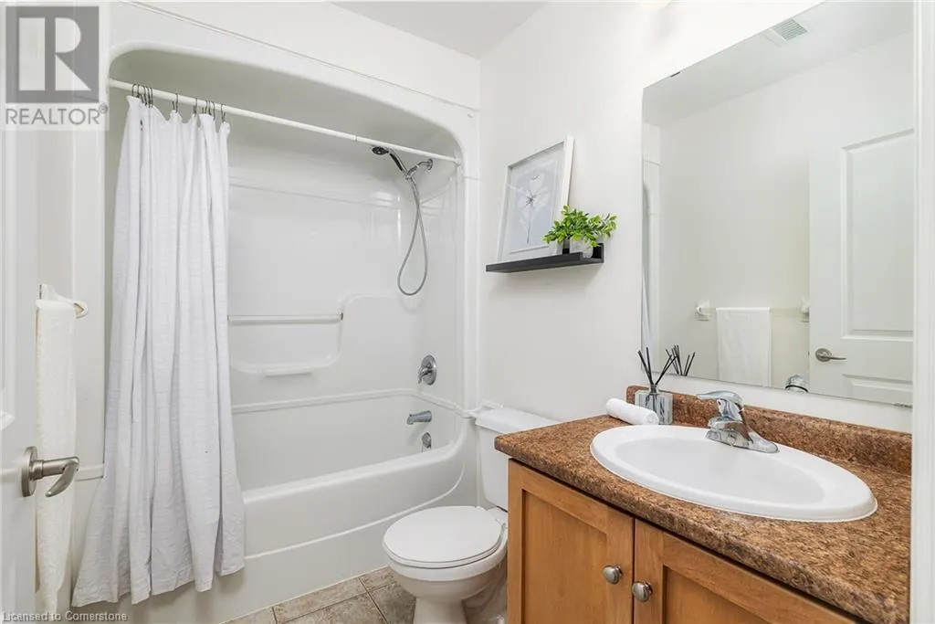 165 DUKE Street E Unit# 305, #305
