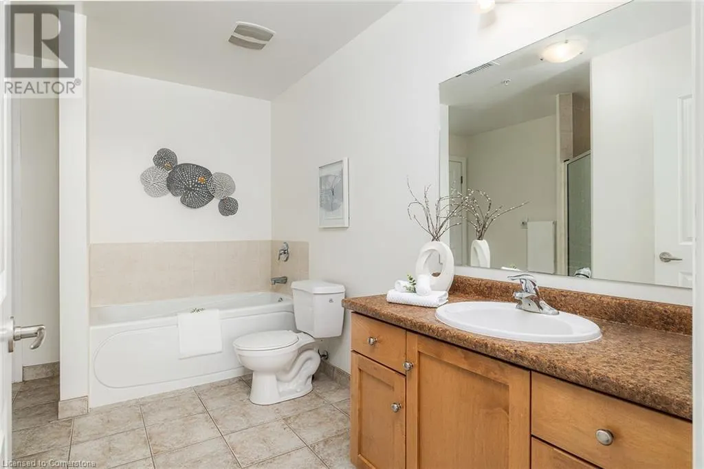 165 DUKE Street E Unit# 305, #305
