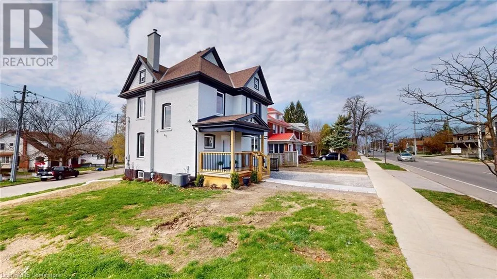 204 QUEENSTON Street