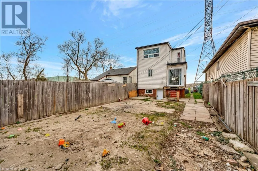401 STRATHEARNE Avenue