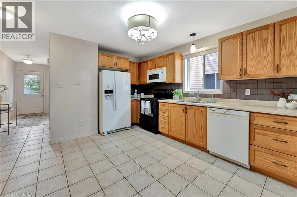 30 SAVANNAH RIDGE Drive