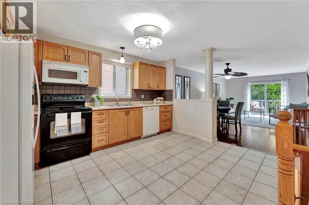 30 SAVANNAH RIDGE Drive
