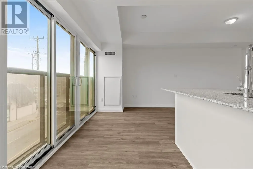 427 ABERDEEN Avenue Unit# 102, #102