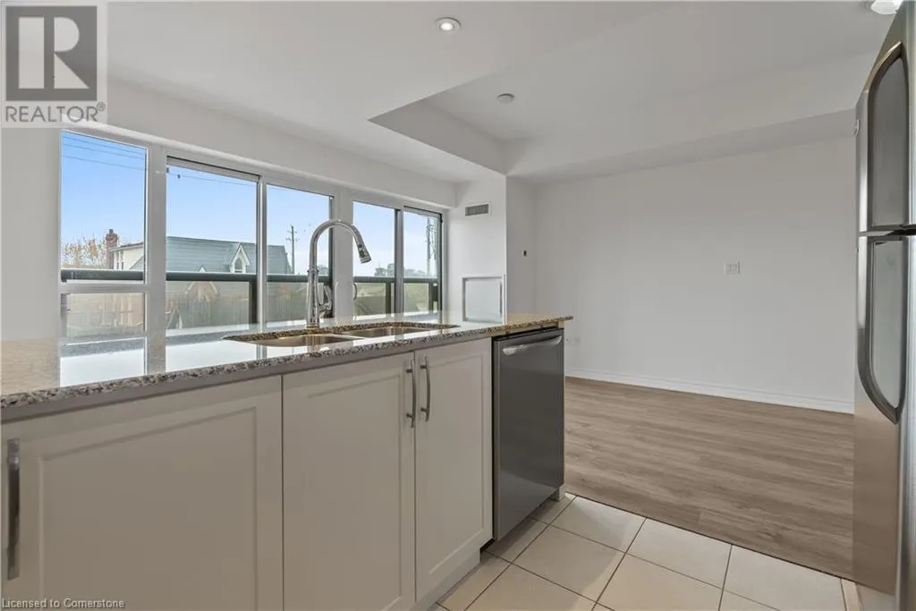 427 ABERDEEN Avenue Unit# 102, #102