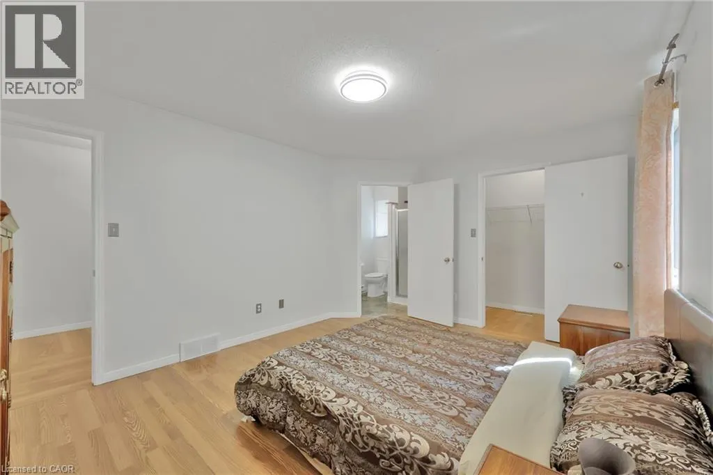 34 PHAIR Crescent