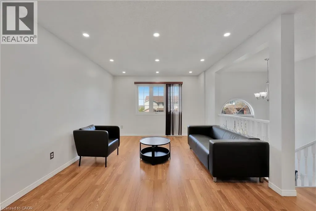 34 PHAIR Crescent