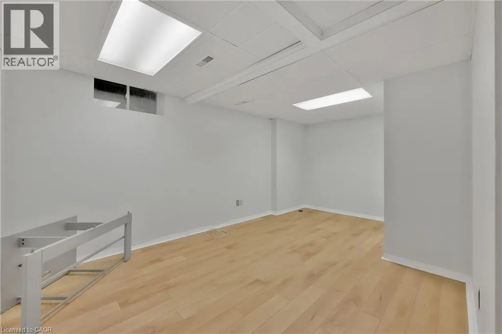 34 PHAIR Crescent