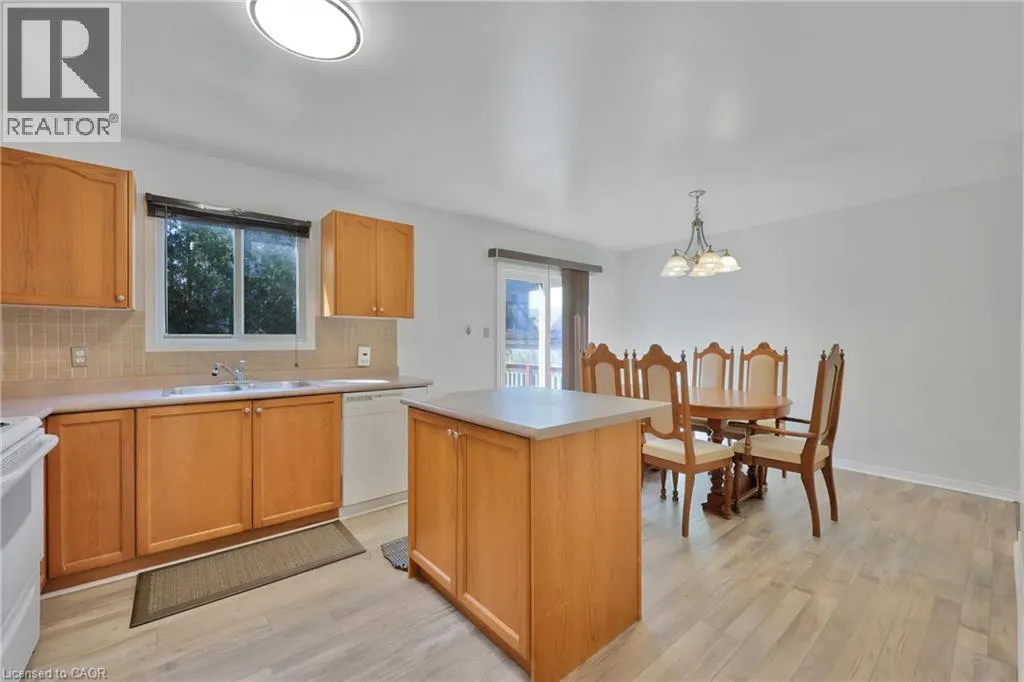 34 PHAIR Crescent