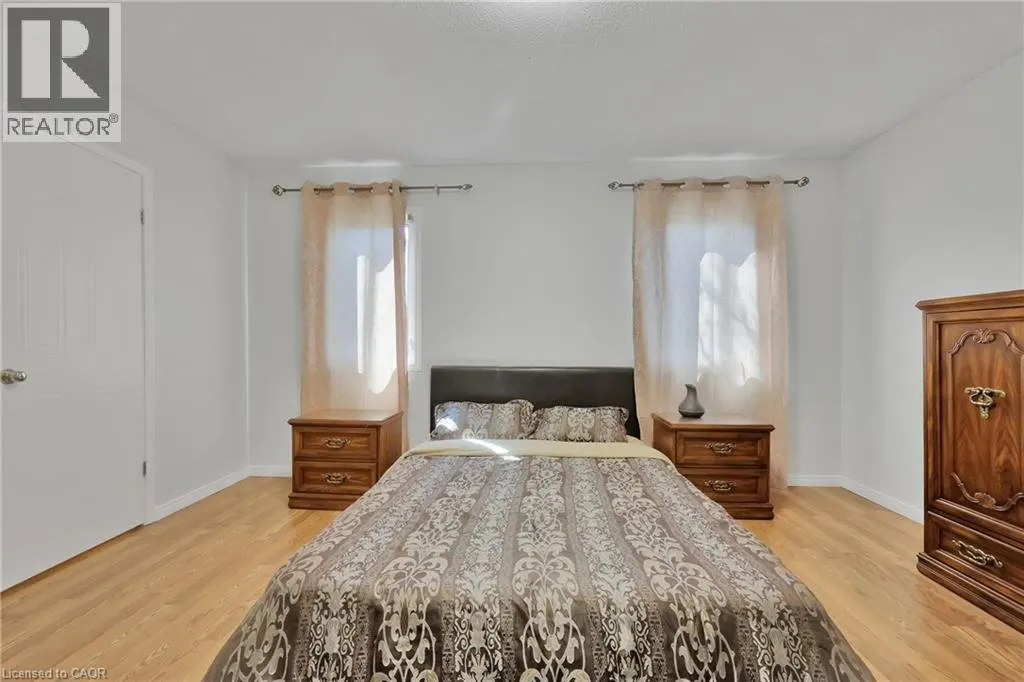 34 PHAIR Crescent