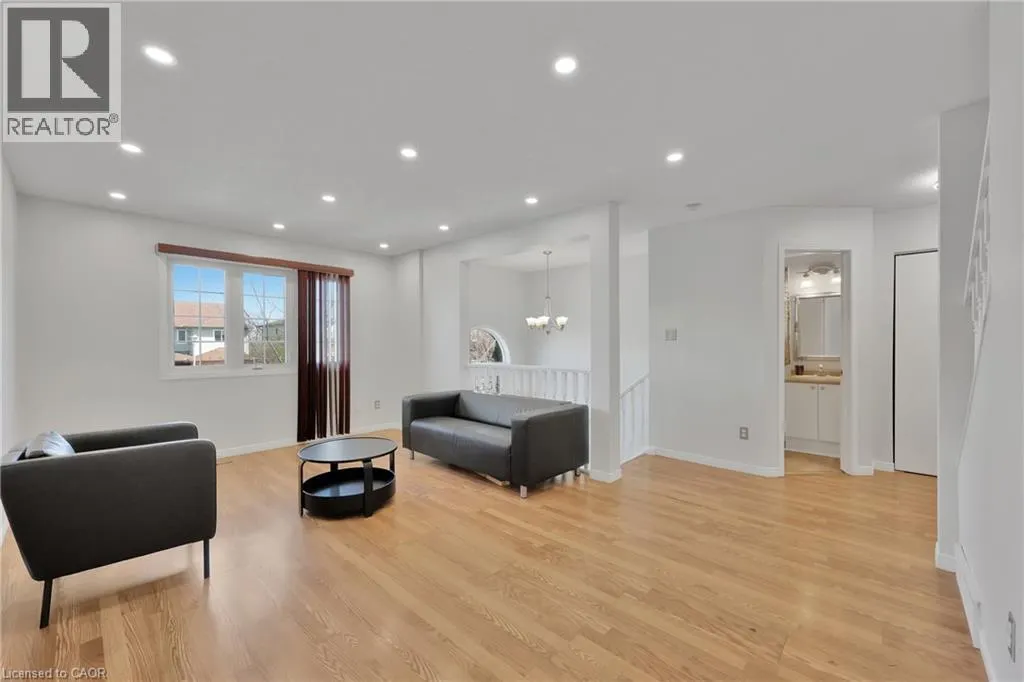 34 PHAIR Crescent