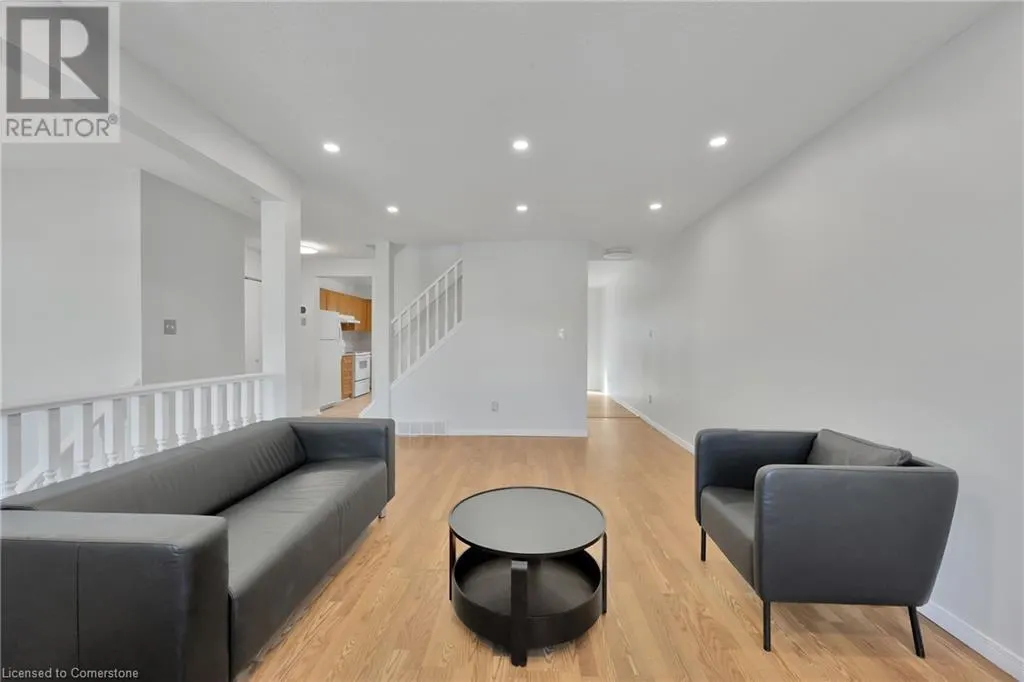 34 PHAIR Crescent