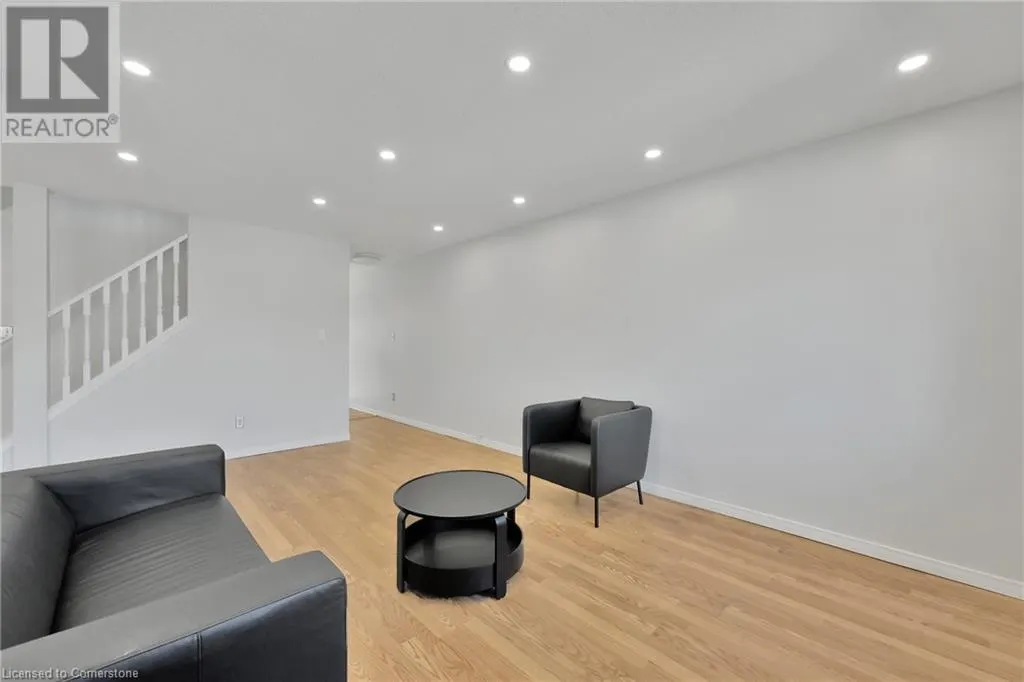 34 PHAIR Crescent