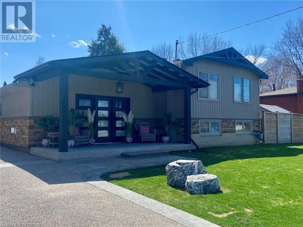 12 PINEWOOD Avenue