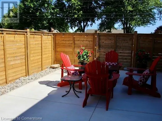 12 PINEWOOD Avenue