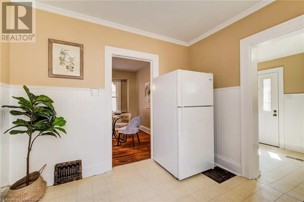 7 DEKAY Street