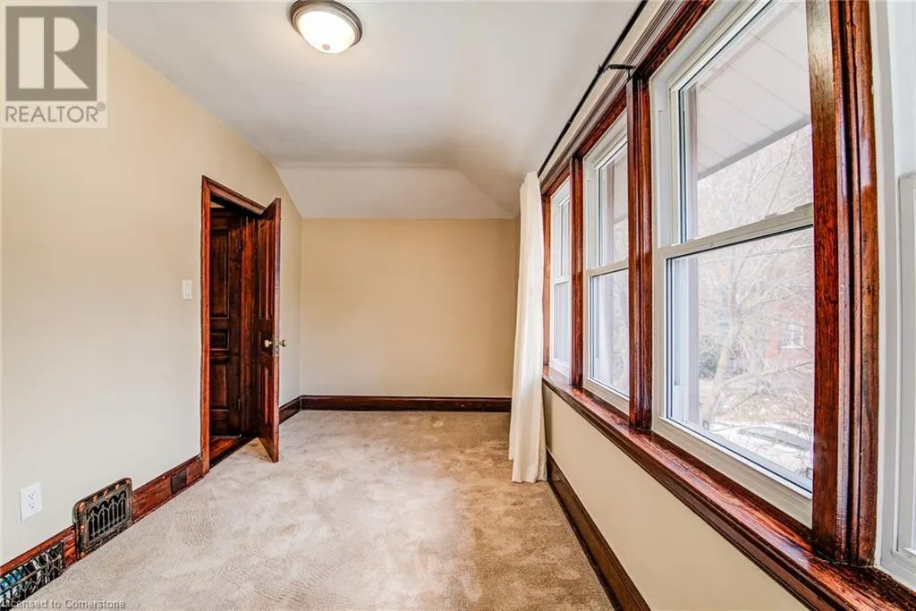 7 DEKAY Street